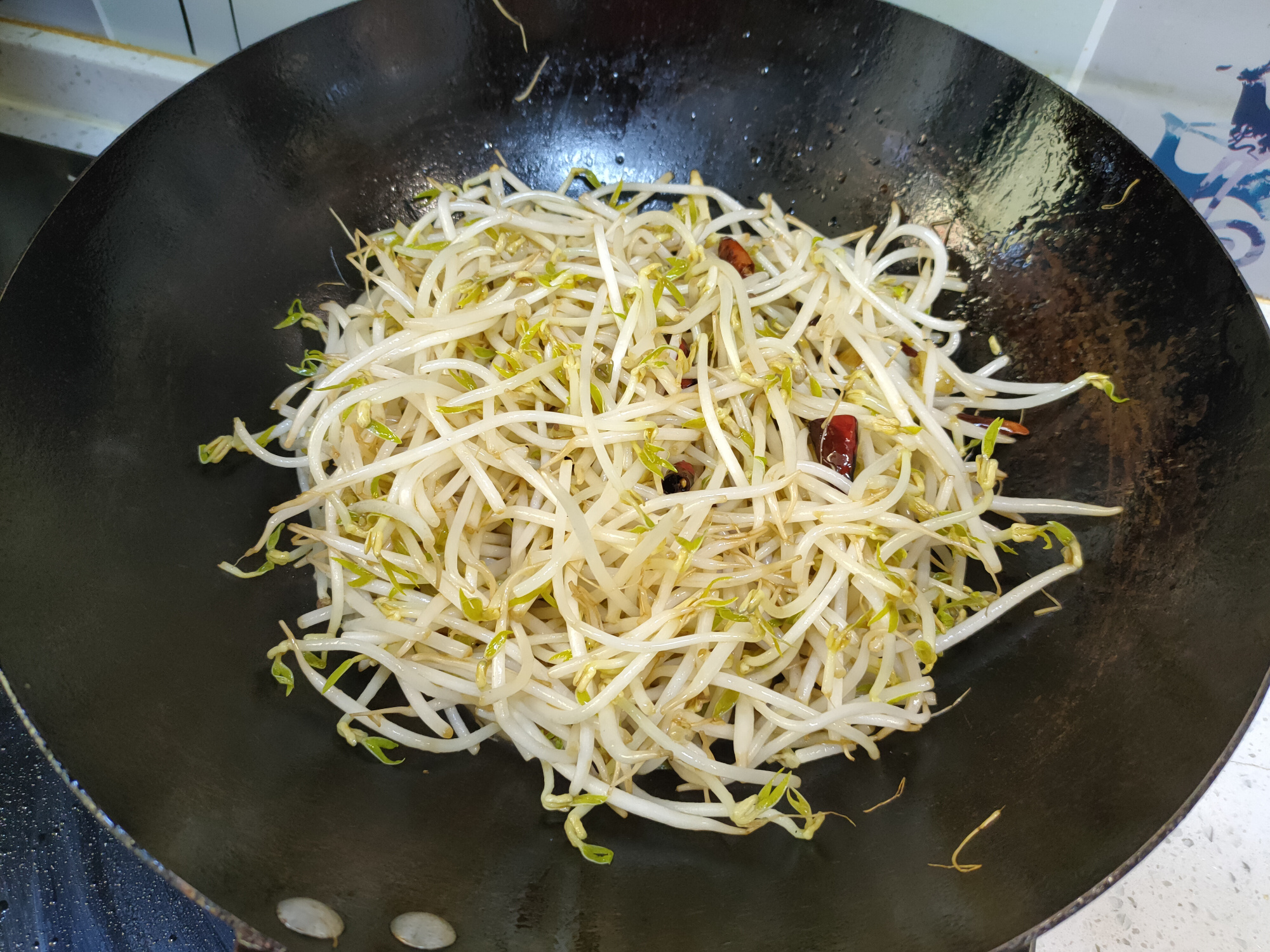 炒豆芽别只知道焯水大厨教你一个妙招豆芽不出水脆爽又入味