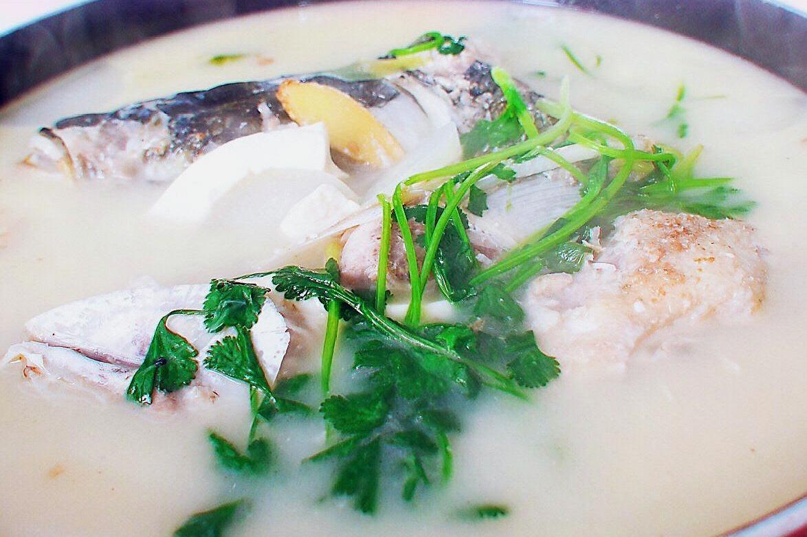 炖鱼头豆腐汤记住2放3不放鱼汤没有腥味汤奶白特别鲜