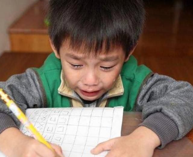 小学生“作业答案”火了,老师拍照传到网上,网友：最懒小学生休闲区蓝鸢梦想 - Www.slyday.coM