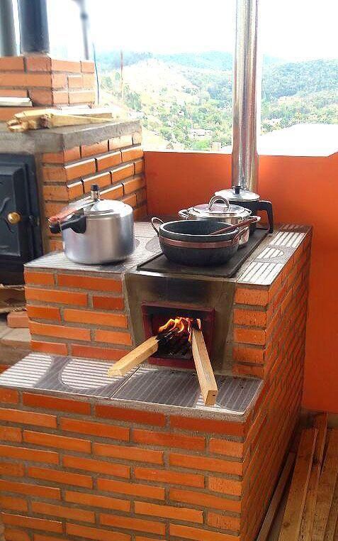 在老家自砌三层灶台阶梯状向上功能各不相同连烧烤区都没漏