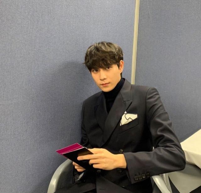 金素妍顶楼男配金永大晒照弹钢琴太帅气复旦学霸技能满格