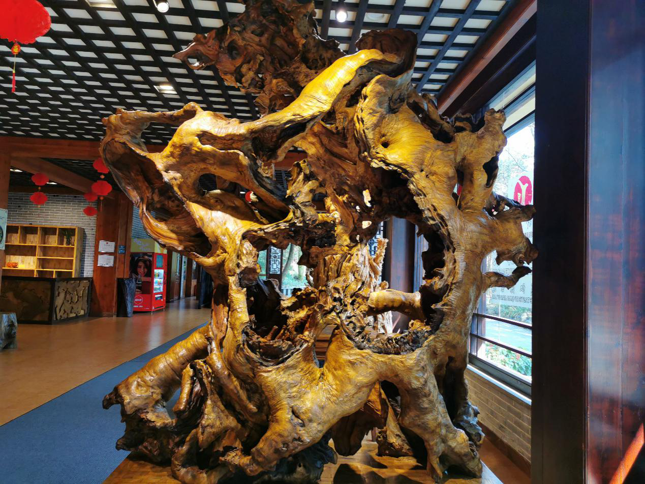 带你走进根雕根宫佛国享受根雕的美