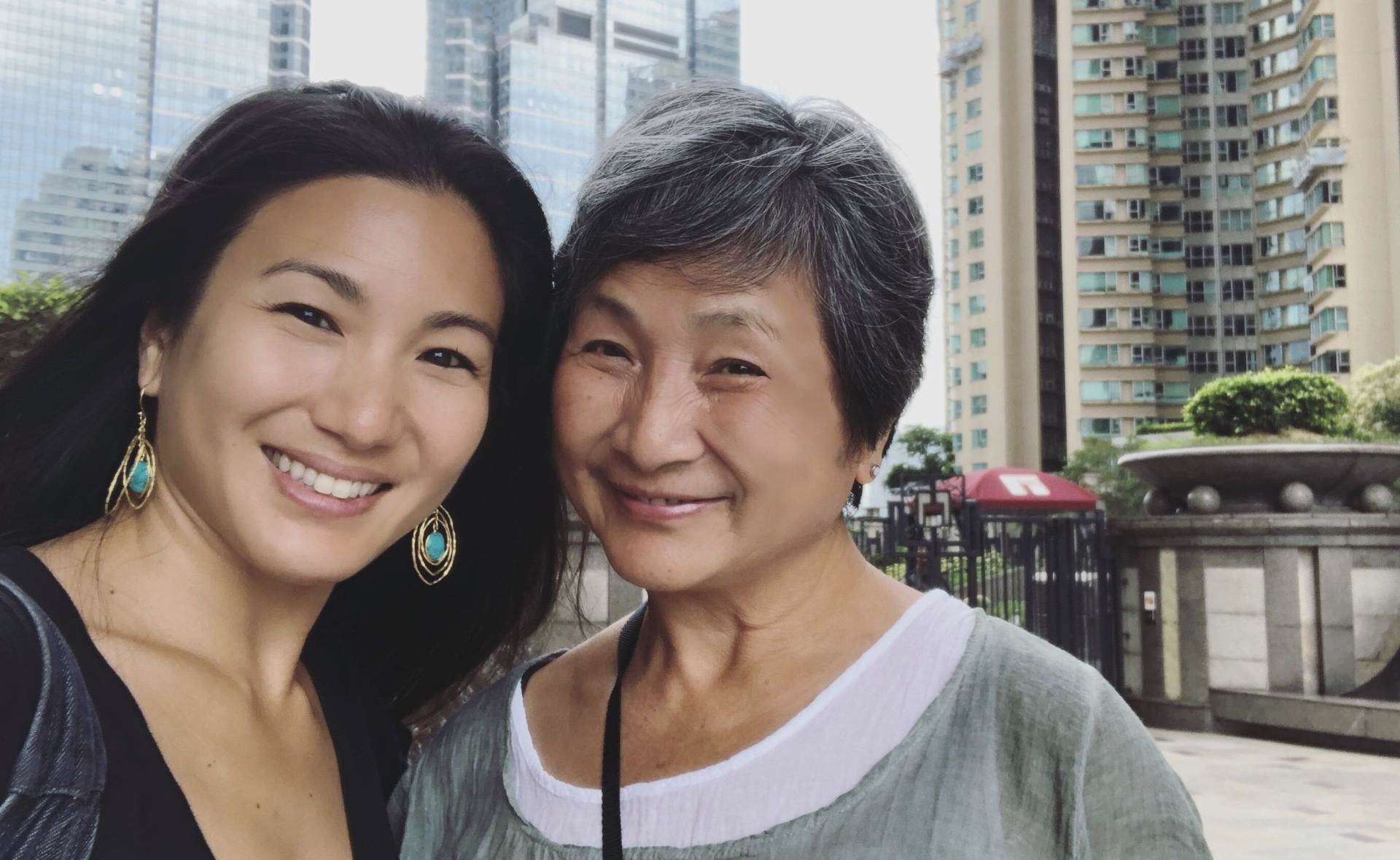 恭喜郑佩佩爱女原子鏸怀孕30周晒孕照嫁非洲老公生活幸福