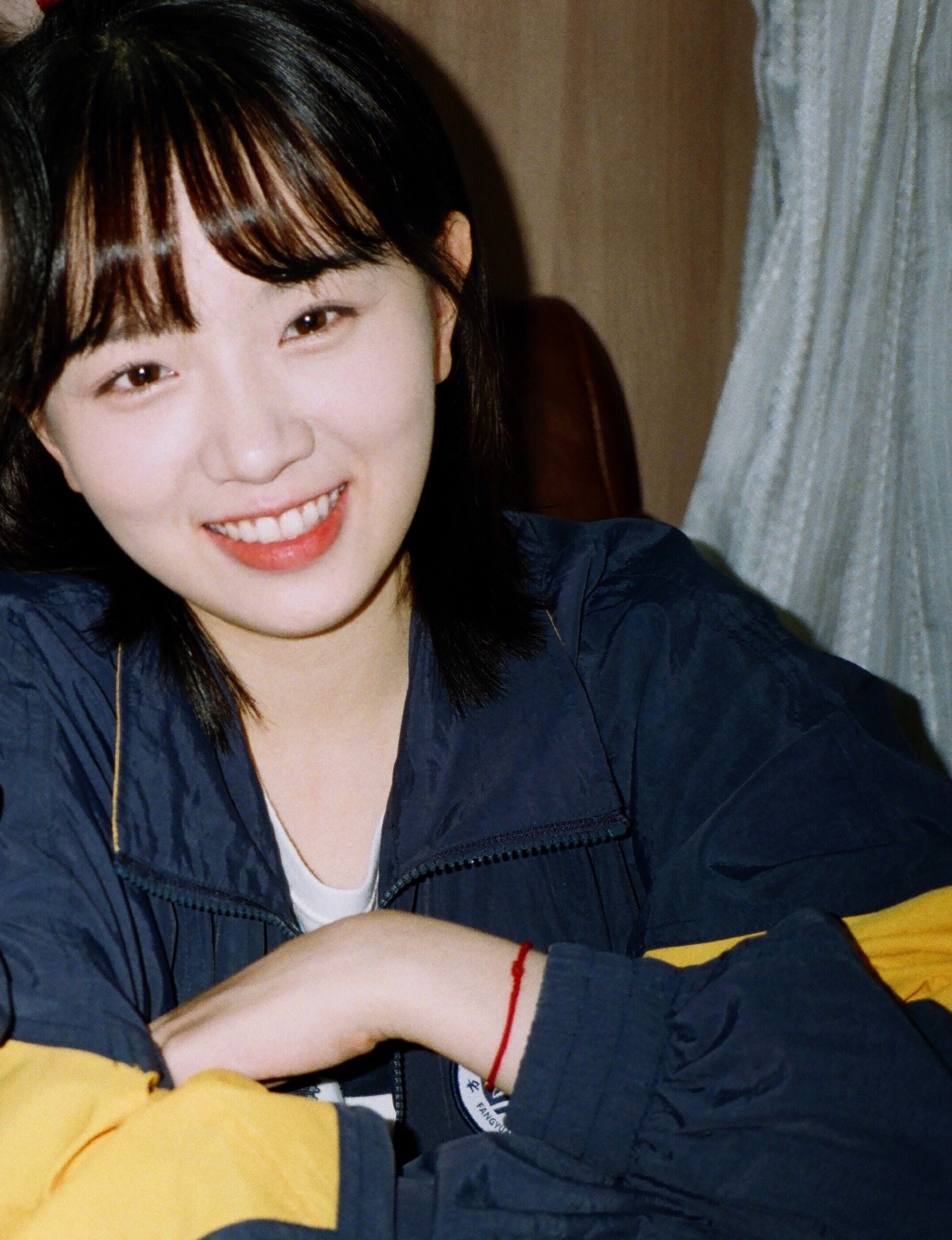 而《了不起的女孩》中,吴芊盈饰演的是女主陆可的少女时期,她的戏份还