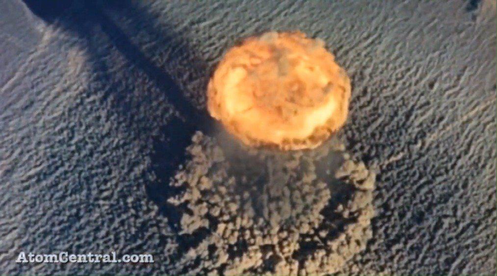蘑菇云腾起:从空中俯瞰原子弹爆炸纪实~_新浪新闻