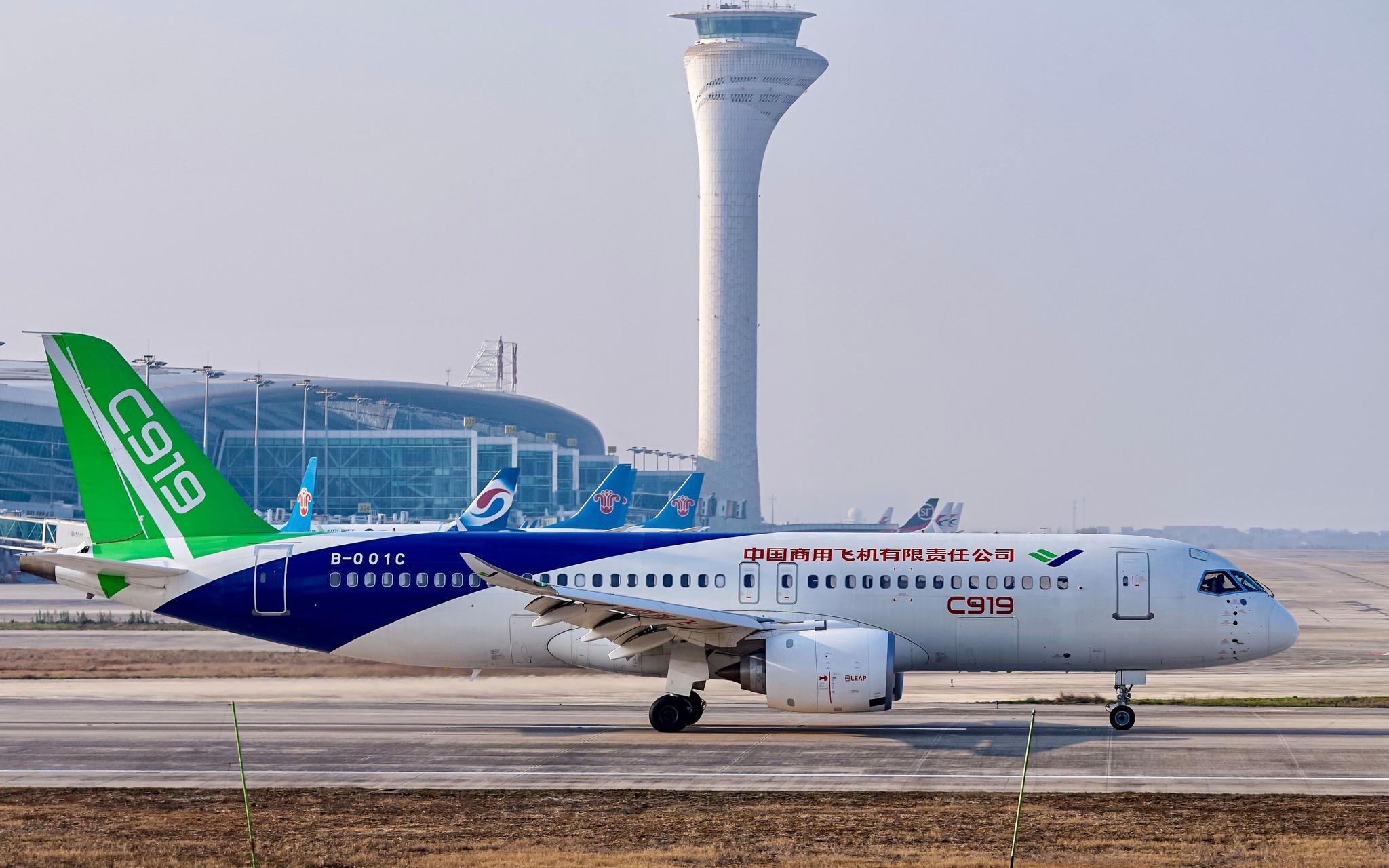 国产大飞机c919首降武汉天河机场,未来将开展二类盲降等试飞