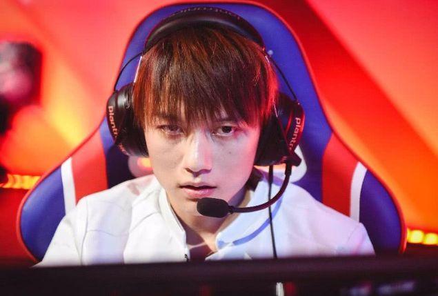 注:诺夏是本次全明星传奇队中老omg代表选手之一.