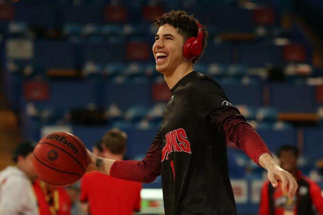 "三球"胜球哥!3特质赢哥哥,或助乔丹甩掉选秀毒药帽子