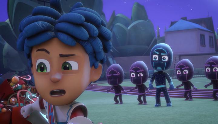 睡衣小英雄:这人类小孩被忍者吓抖了,还这么自大,糖果要被抢啦