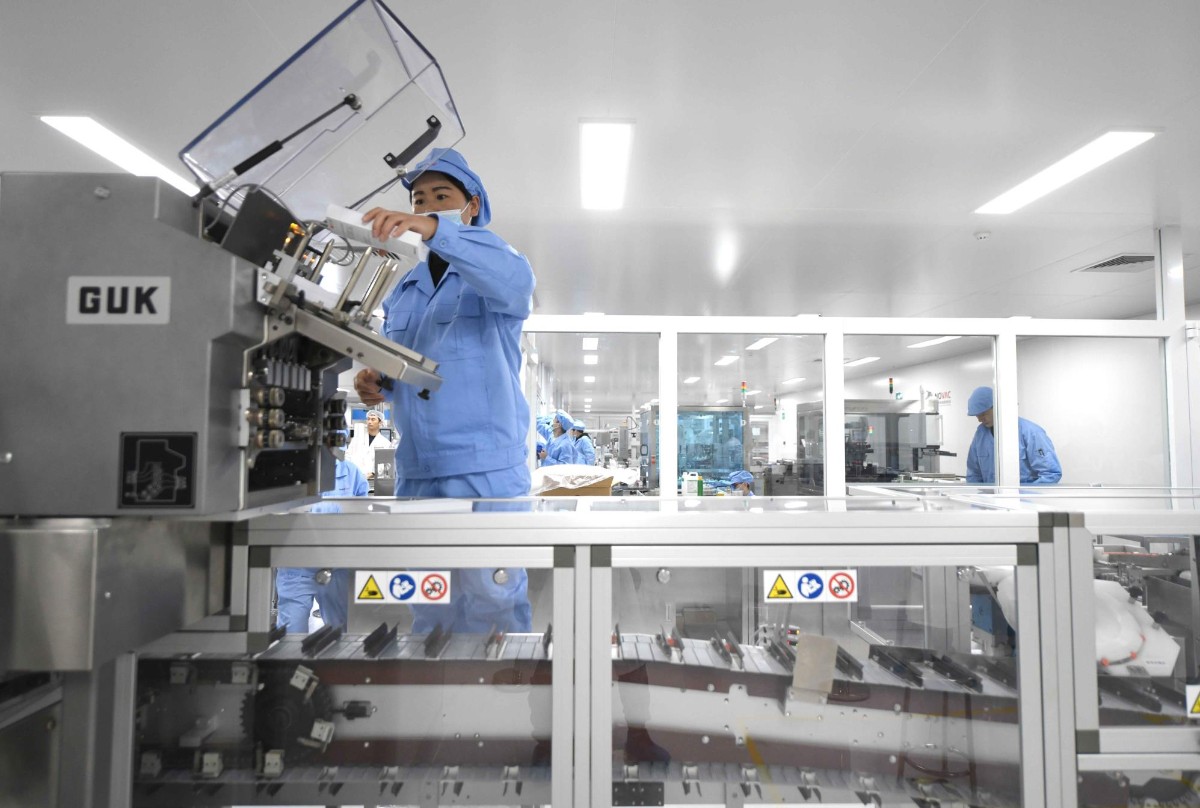 探访新冠疫苗生产车间每分钟最多灌装600剂员工加班成常态