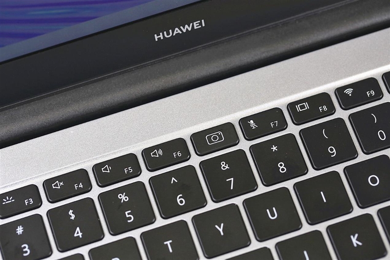 f6和f7之间是按压式的摄像头.