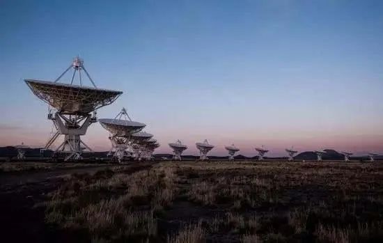 美国甚大阵射电望远镜。图源：央视新闻