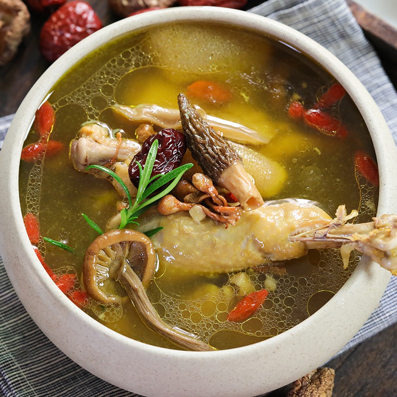 菌菇土鸡汤,好喝又营养,冬天和家人必喝的一款汤|土鸡汤|菌菇|老母鸡_