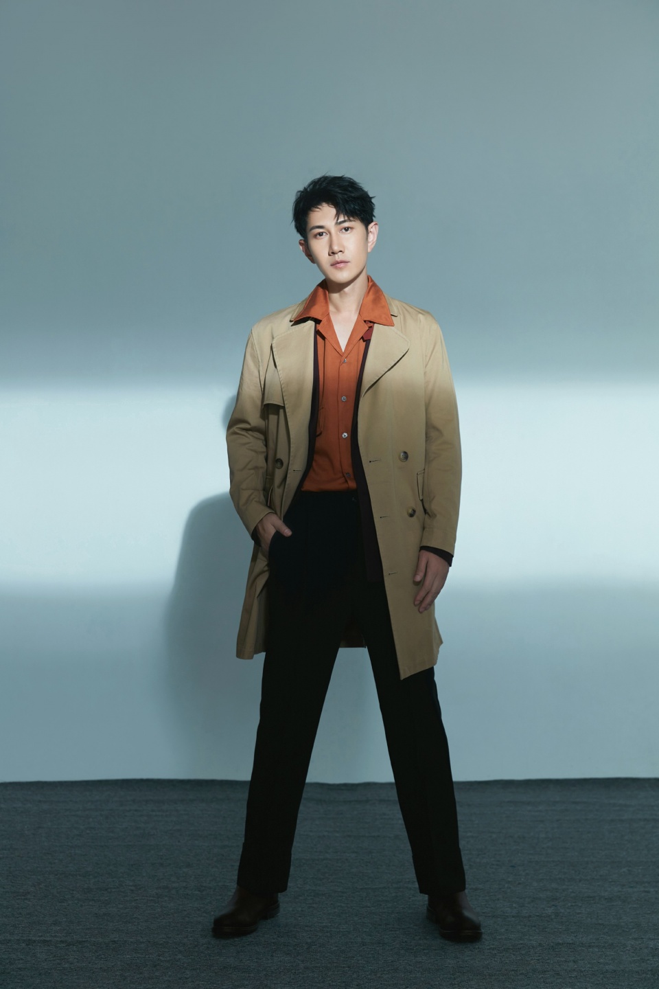 实力演员何明翰最新写真照释出带来冬日暖心惊喜