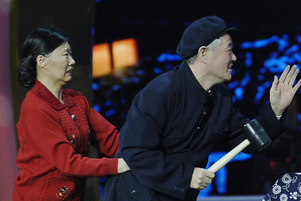 11年的春晚,王小利黑色6秒钟,差点让赵本山摔下神坛