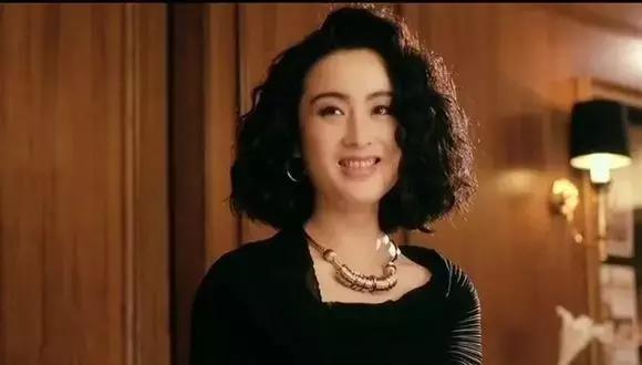 《赌侠》饰演梦萝,帮助星爷恢复功力,魅力真大.