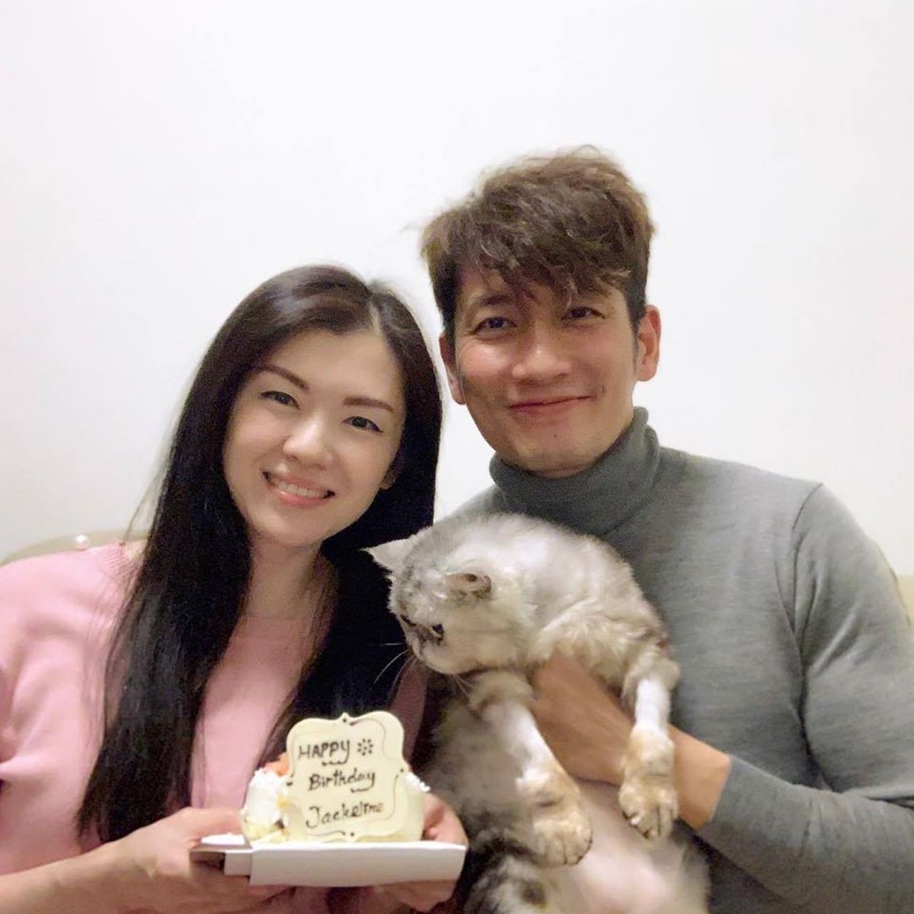 恭喜tvb小生袁文杰与女友张洁莲结婚承诺一生守候不离不弃