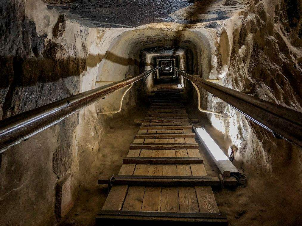 胡夫金字塔设有一种落石机关可是这道机关却被一个人破解