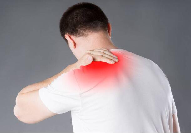 奇怪!女性后背疼警惕四种病"至理名言"-第2张图片-小兔博客