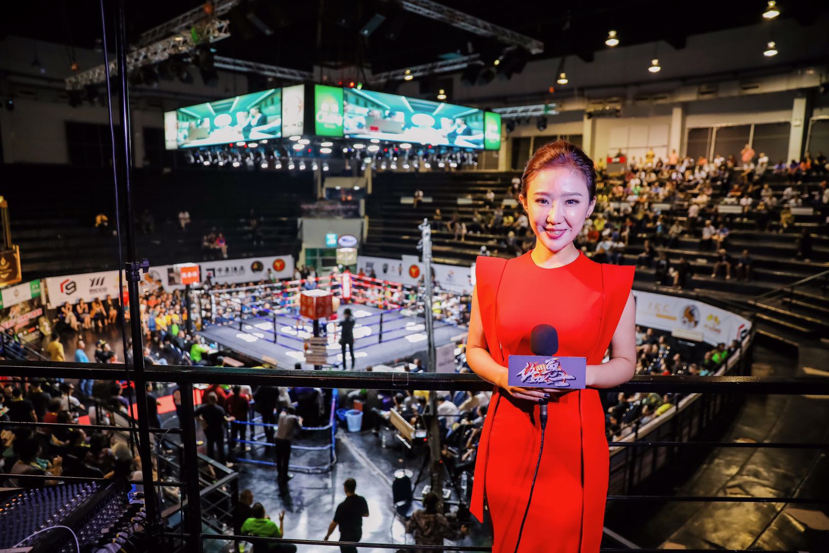 美女主持人冬妮多次创造搏击历史,携手kok拳击赛实现强强联合