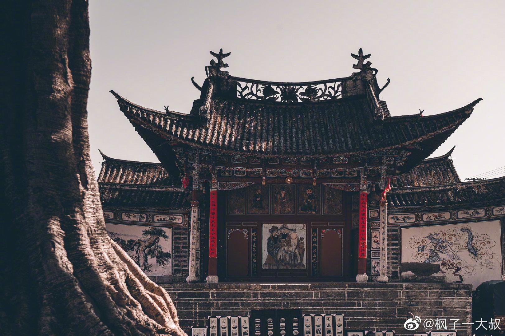 周城村,位于大理市喜洲镇 是国内最大的白族自然村