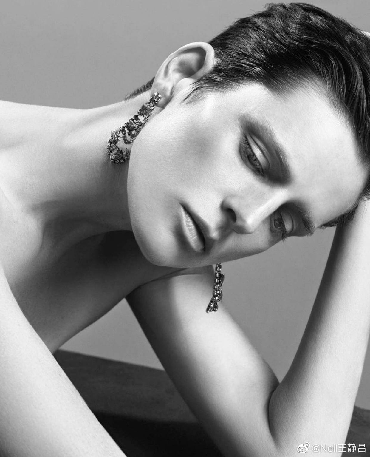 stella tennant独特高冷的中性气质作为模特真的是时尚界的宝贵财