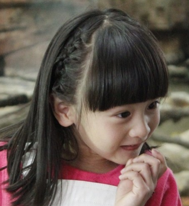 森碟长成"养女儿模板",12岁身高一米七,青春自信比多多还美