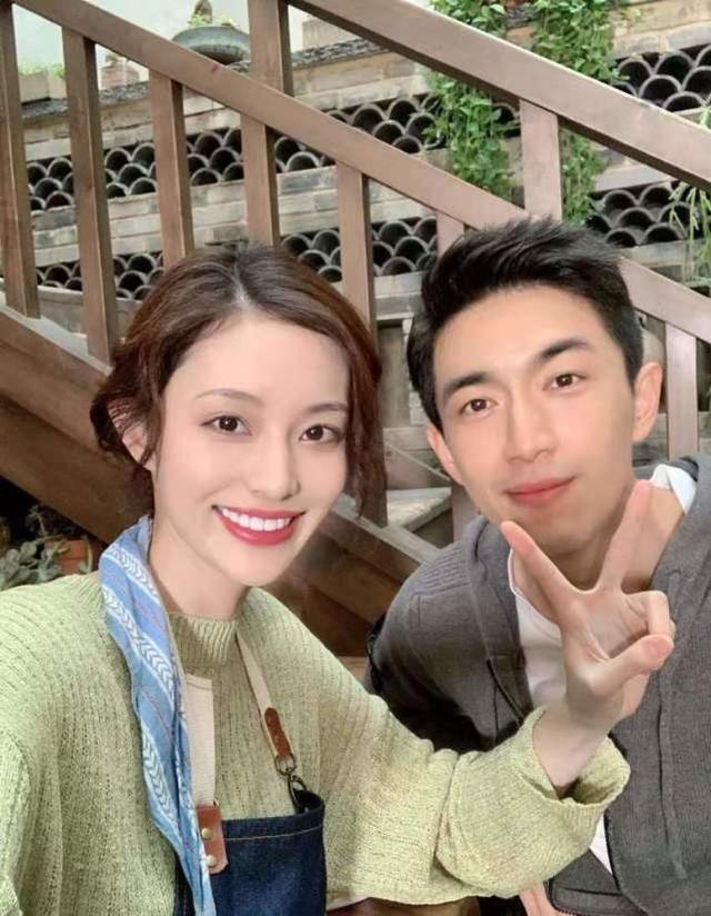 盖玥希公开手机偷拍林更新视频,男方留言引人遐想|盖