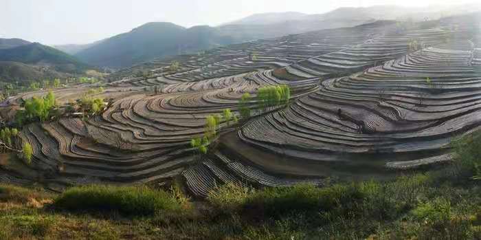 端起生態碗 吃上旅遊飯(全面建成小康社會