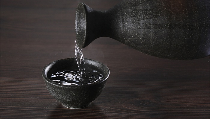 ST舍得上演“天地板”，青青稞酒再涨停，巨震后白酒股会怎么走？