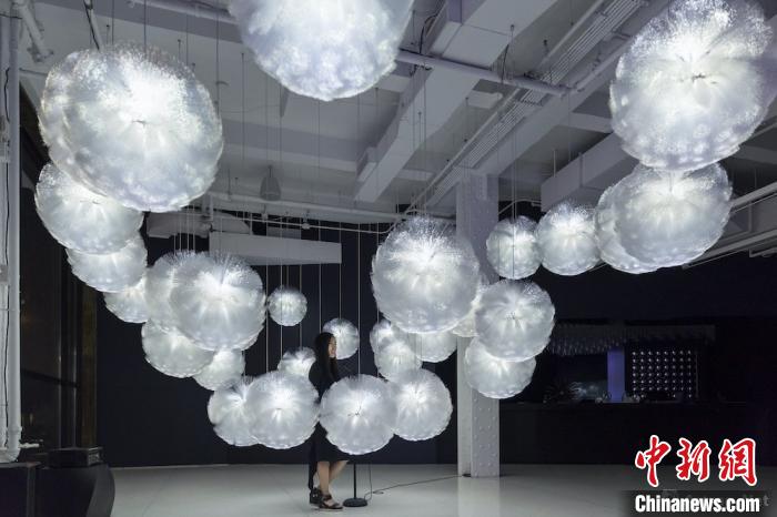韩国艺术家崔正化的声音互动装置作品《LUMA》 尺寸可变 2015。艺术家供图