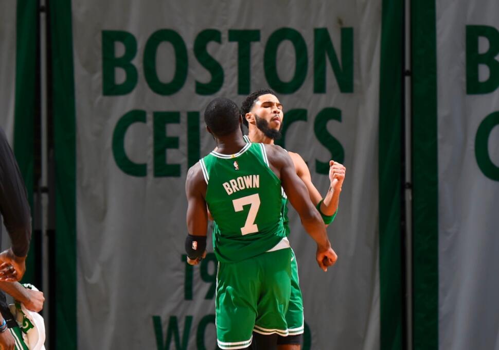 塔图姆布朗同砍30 ,凯尔特人队史揭幕战首次