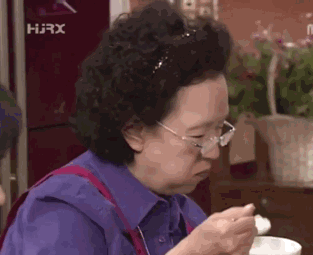 77岁三料影后如今活成表情包一生拍过百部戏堪称神级奶奶专业户