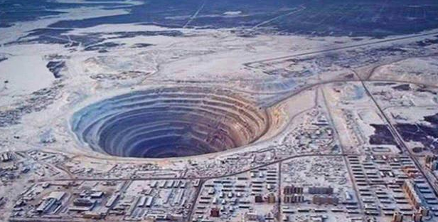 49年过去,才知道苏联挖穿地球,挖到12262米停止的原因是什么?