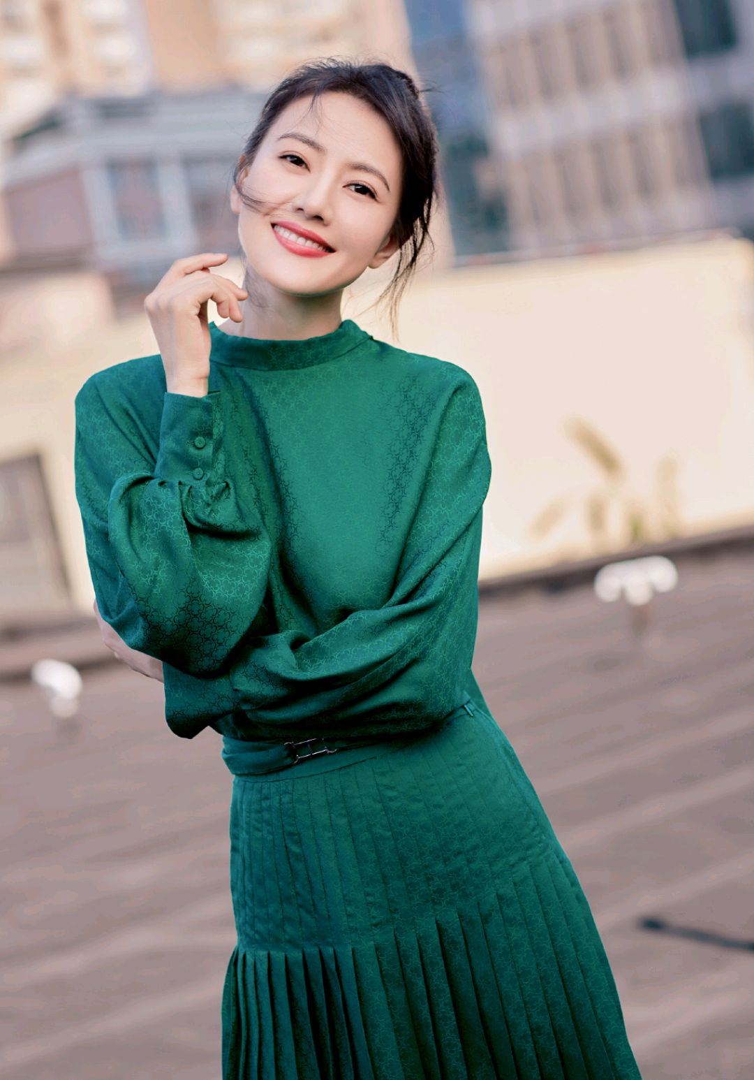 高圆圆不愧是气质女神银色亮片连衣裙精致优雅高级大气有魅力