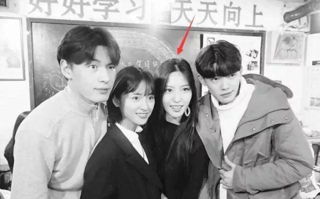 本以为沈月经纪人够美了,看清肖战的女经纪人后,满屏"柠檬酸"