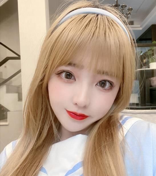 林锡郝一点撒圣诞狗粮身高差距引调侃顺带蹭了殷世航热度