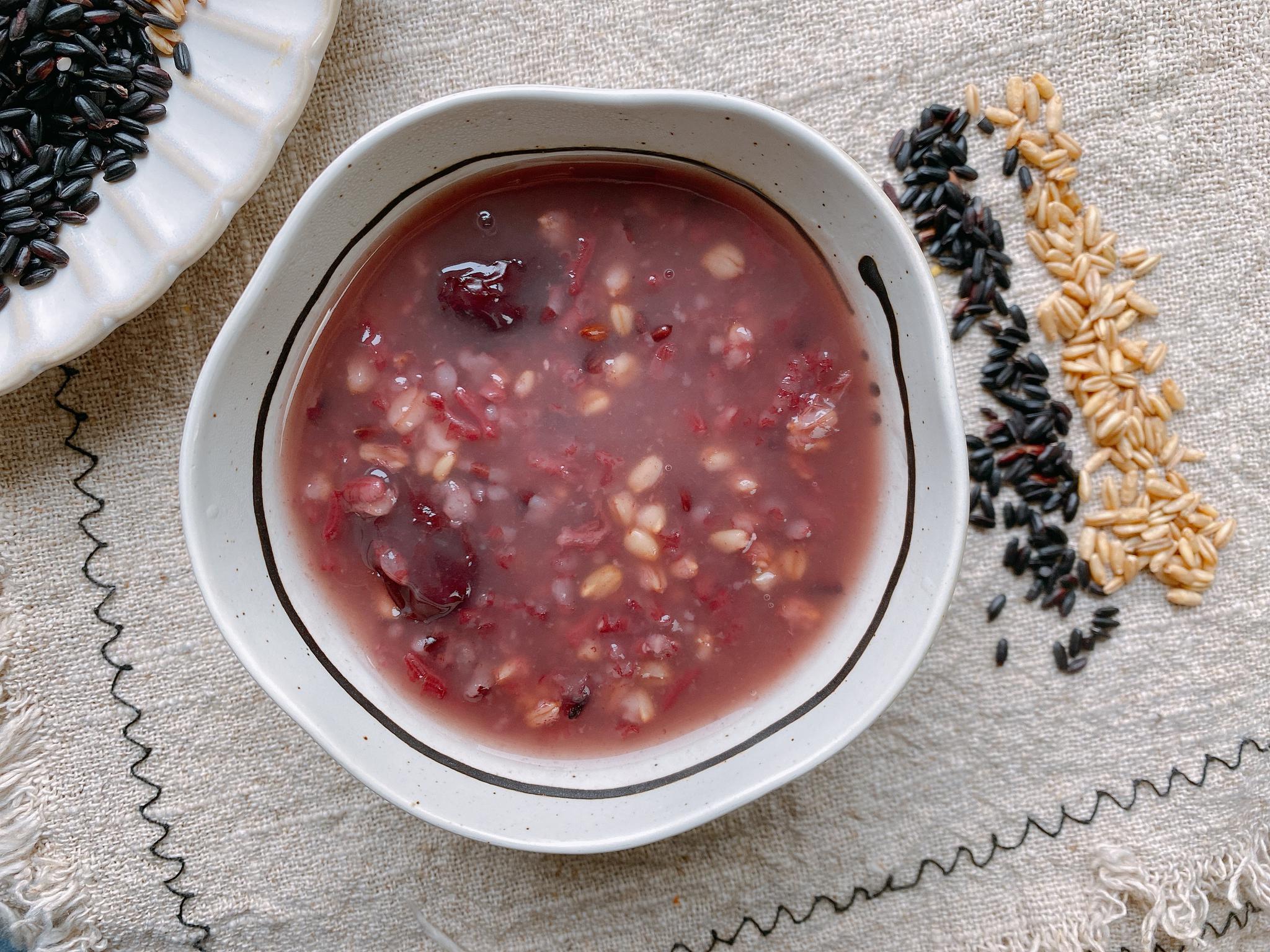 黑米粥的正确做法煮之前加一步多加一种食材比八宝粥还好喝