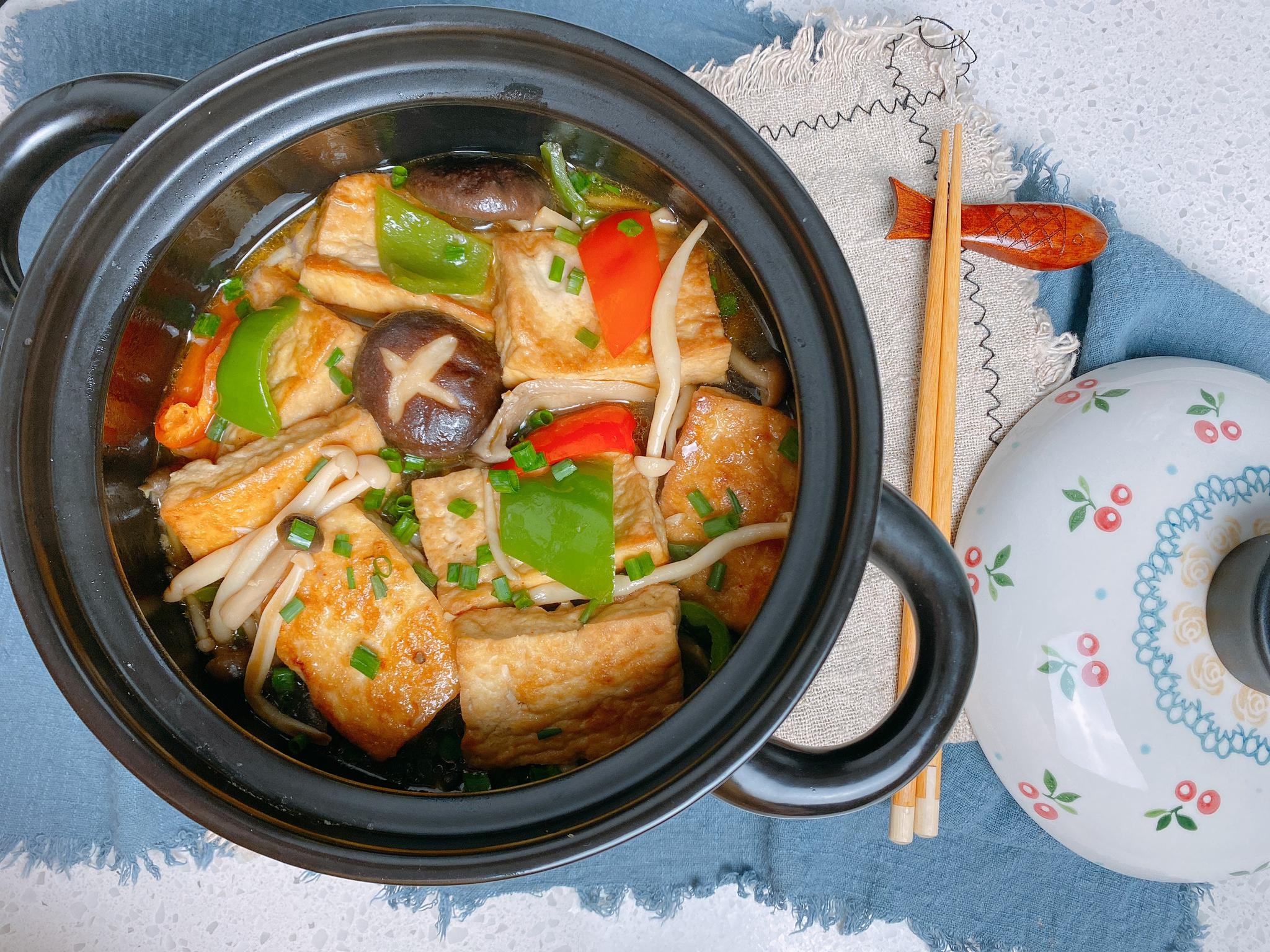 营养好吃又便宜,汤鲜味美又暖胃|菌菇|豆腐煲|砂锅菜_新浪新闻