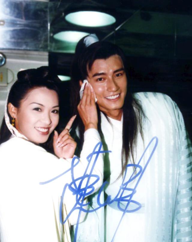 51岁tvb男神袁文杰迎娶44岁港姐,恋爱9年,女方是二婚