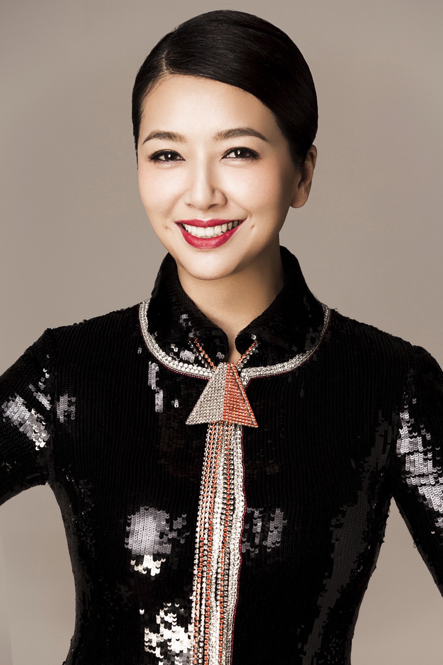 纷纷加入到指责江珊的喷子当中,导致她最终和史可一起被封杀了