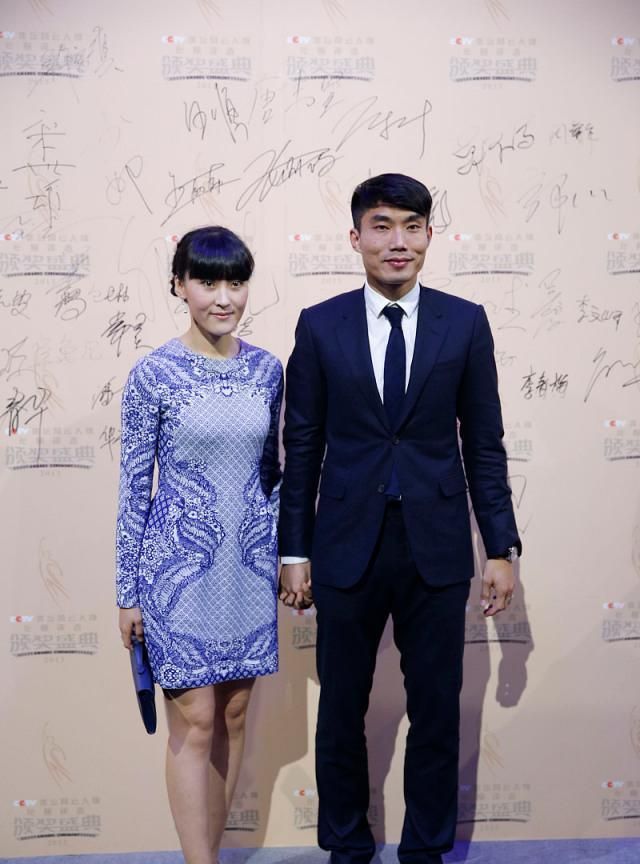 郑智妻子乃是女强人富豪,身材脸蛋没得挑,现如今已儿女双全|郑智|邵娜