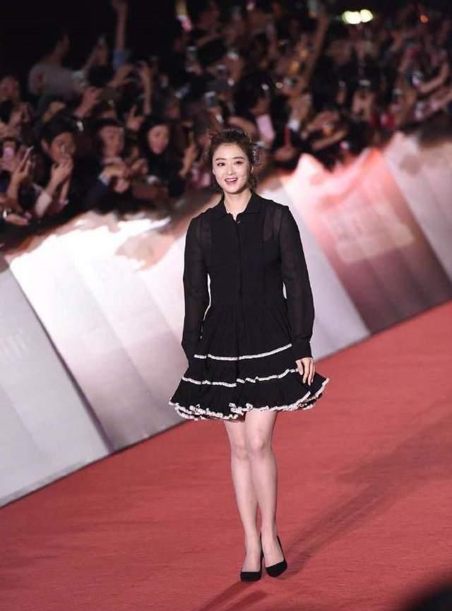 蒋欣原来也这么瘦过,大骨架穿黑连衣裙,也没有穿出“虎背熊腰”休闲区蓝鸢梦想 - Www.slyday.coM