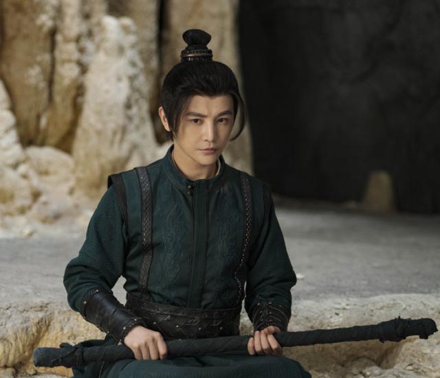 《有翡》演员求生欲好强:孙坚自黑收件箱像痰盂,周洁琼强行闭麦