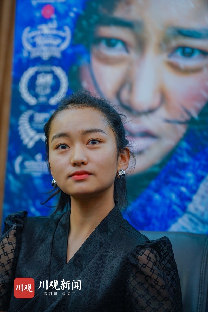 视频| 阿来小说改编电影《随风飘散》在蓉首映 聚焦藏族女性