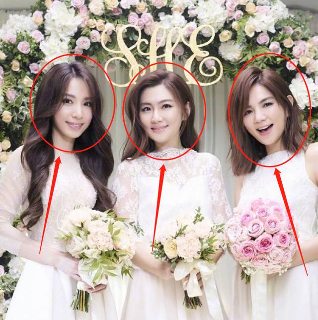 she拍圣诞照三人贴脸自拍超温馨任家萱烧伤过的手让人心疼