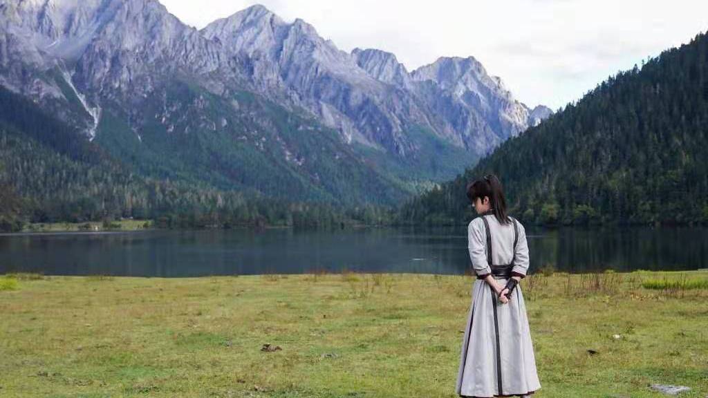 双顶流王一博赵丽颖主演的有翡竟不能上星背后原因让人好奇