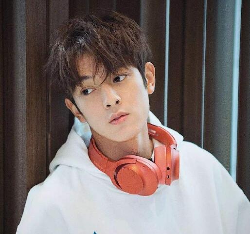 润泽怎么出道的他的家境怎么了发生了什么事情