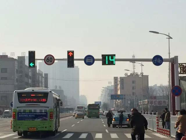 左转是红灯到底能不能掉头分两种情况走错了直接扣6分