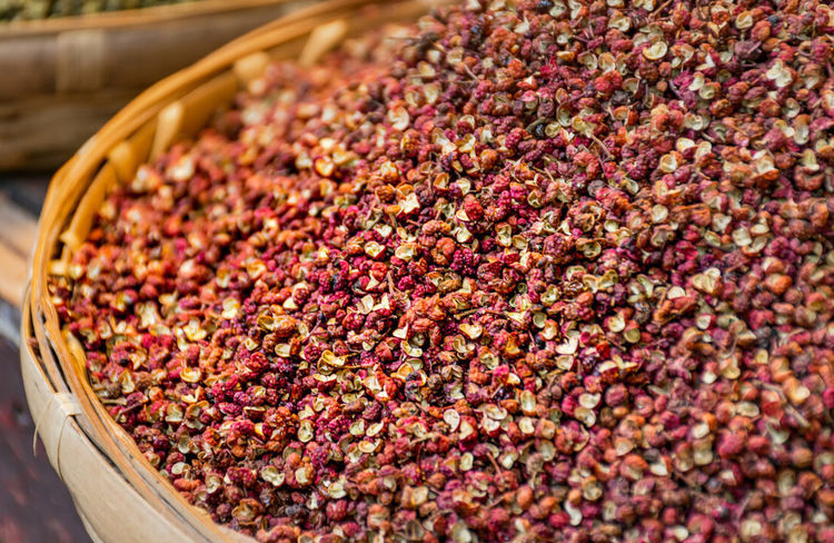 同样是花椒,红花椒和青花椒有何区别?大厨:区别很大,别用错了